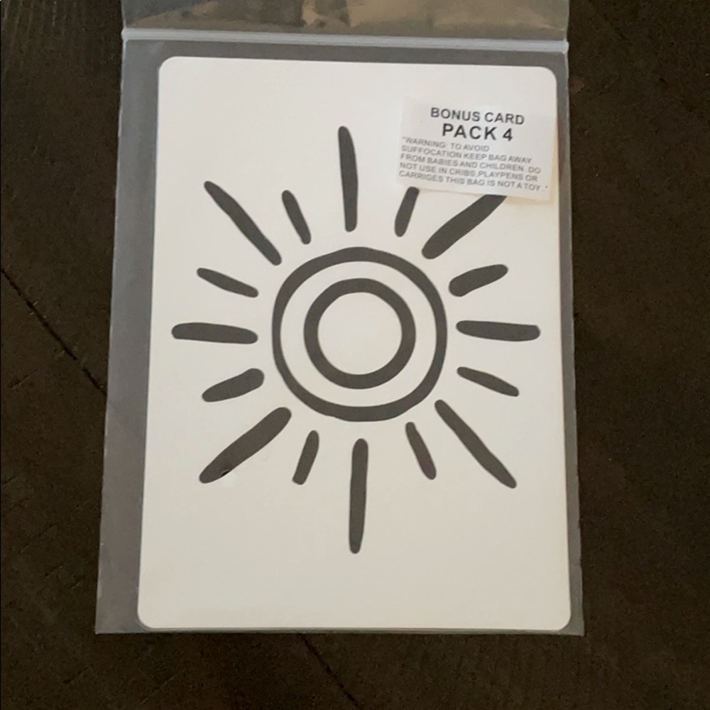 Lovevery 4 Pack Black and White Cards